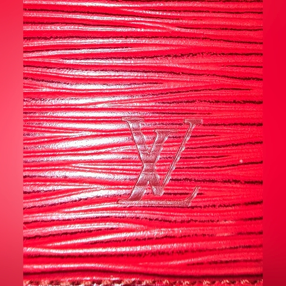 Vibrant Red Louis Vuitton Epi Card Wallet - Picture 6 of 6